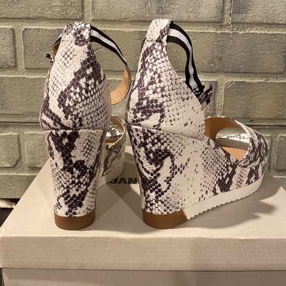 🔥Jane and The Shoe Snake Print Wedge - Picture 4 of 9